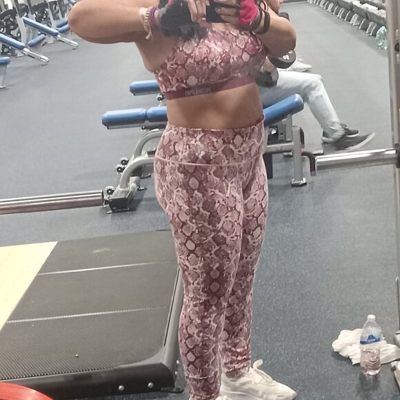 - Victoria’s Secret Leggings - Picture 7 of 7